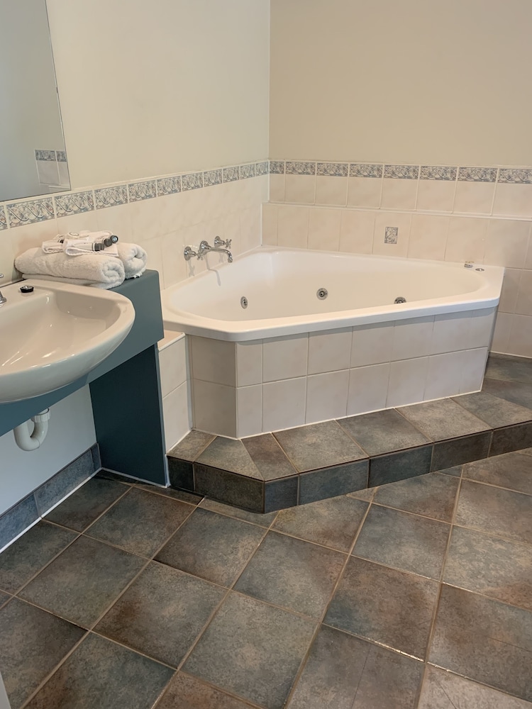 Queen Room With Spa Bath photo 3