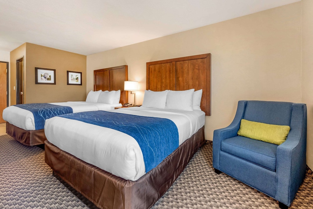 Standard Room, 2 Queen Beds, Non Smoking - Photo 5