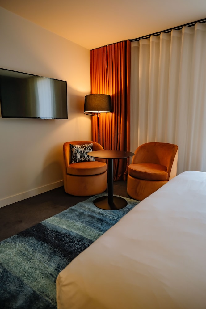Comfort Room, 1 Double Bed, Lake View - Photo 5