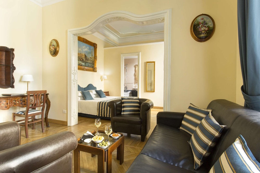 Junior Suite, 1 Double Bed with Sofa bed