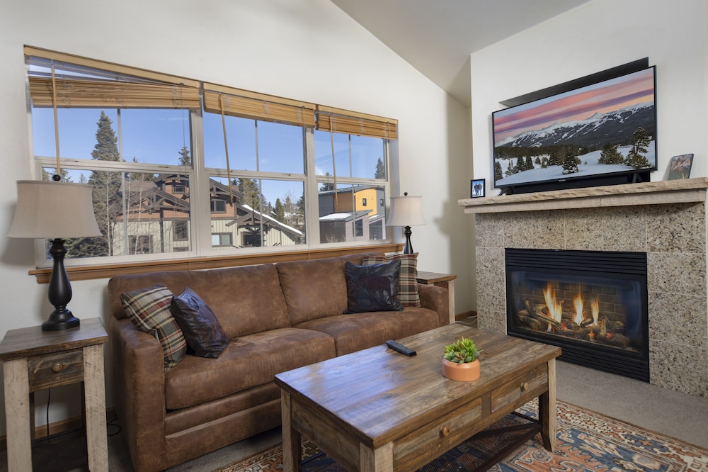 Comfort Condo, 1 Queen Bed with Sofa bed photo 1