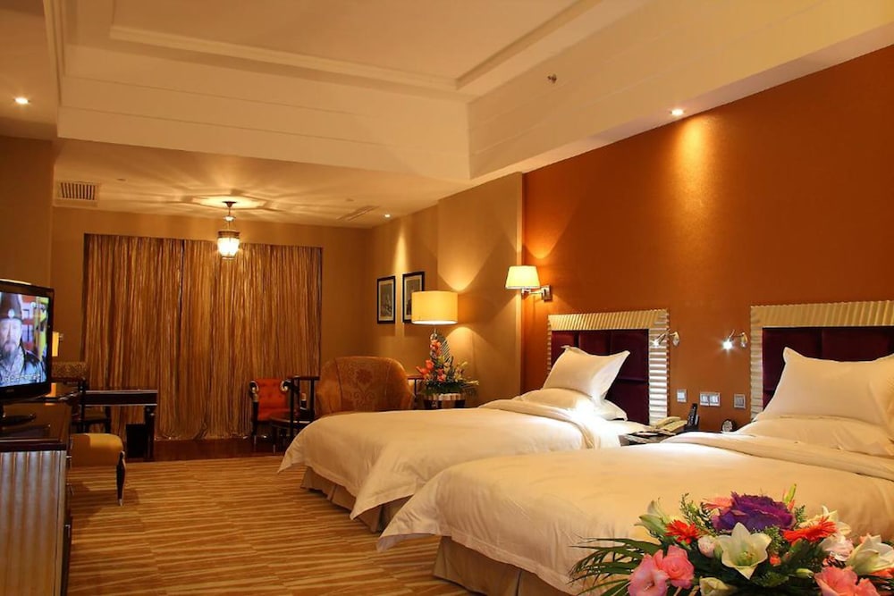 Deluxe Twin Room, City View photo 3