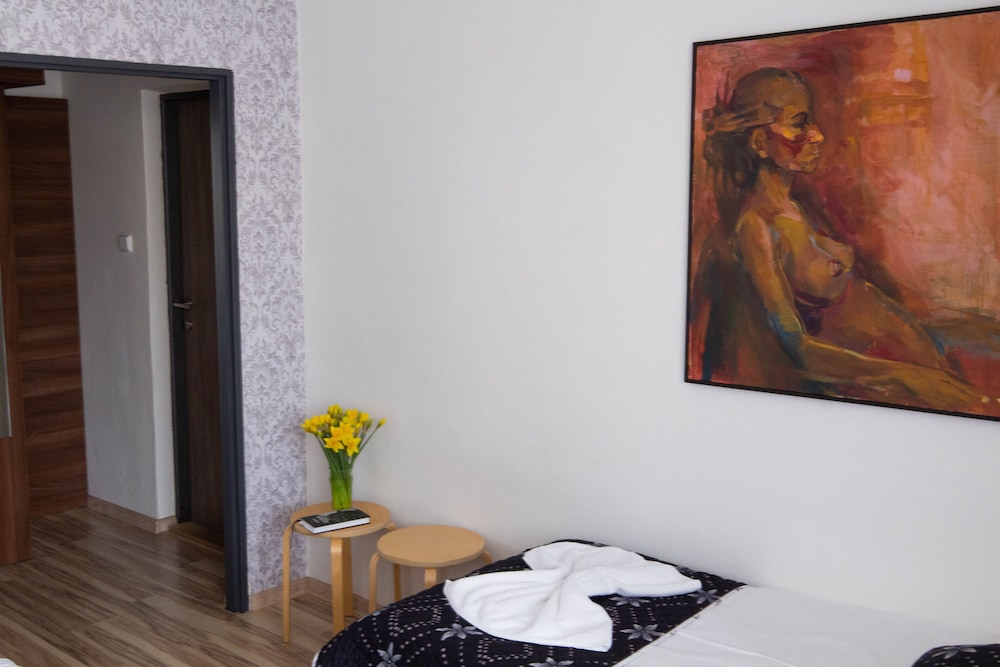 Triple Room, 1 Bedroom, Ensuite, City View photo 3