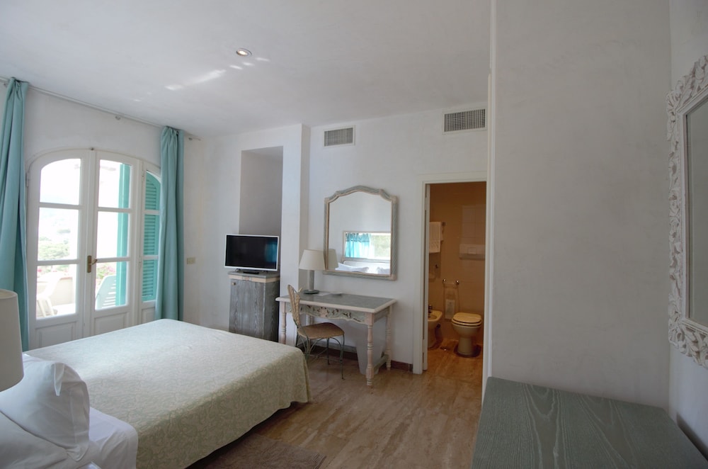 Double Room, 1 King Bed, Terrace, Sea View photo 1