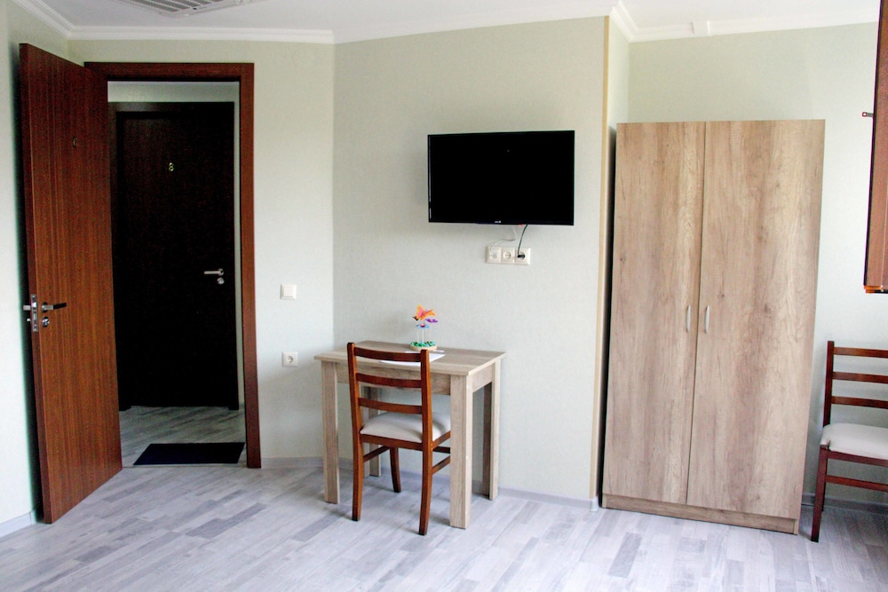 Family Triple Room, 1 Queen Bed With Sofa Bed, Mountain View, Mountainside photo 2