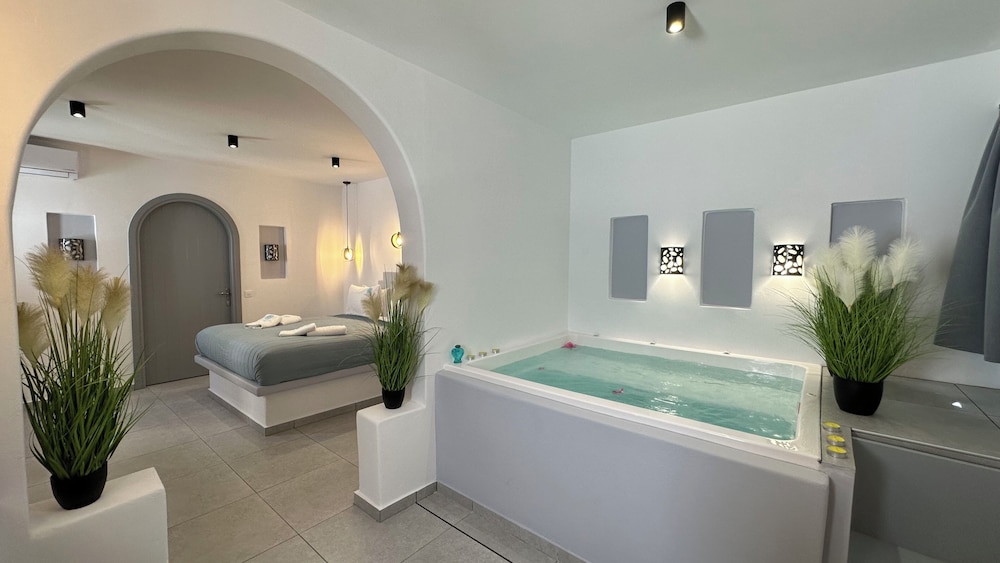 Junior Suite with Indoor hot tub