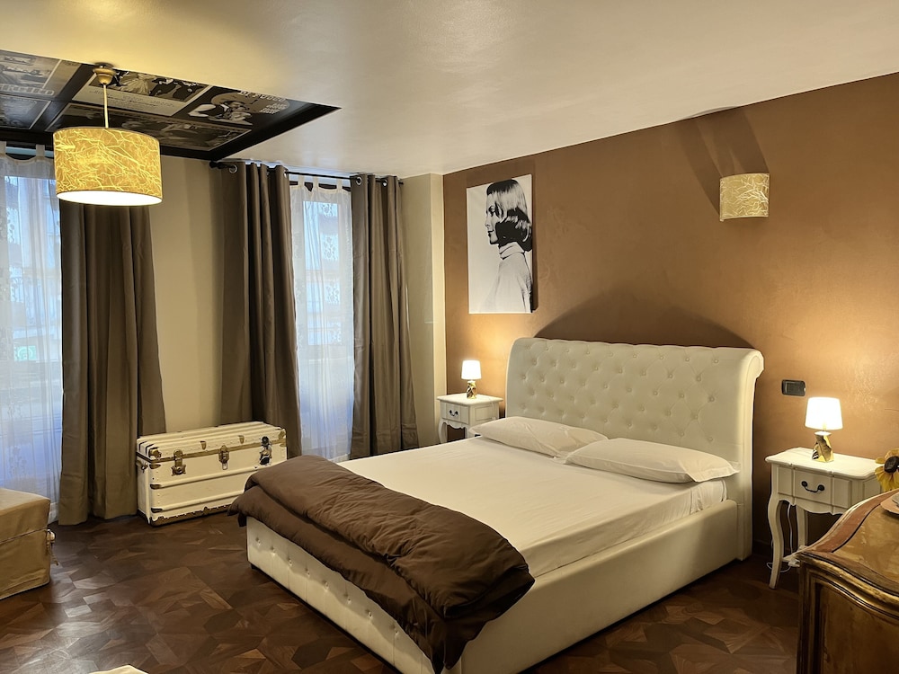 Deluxe Room (G)