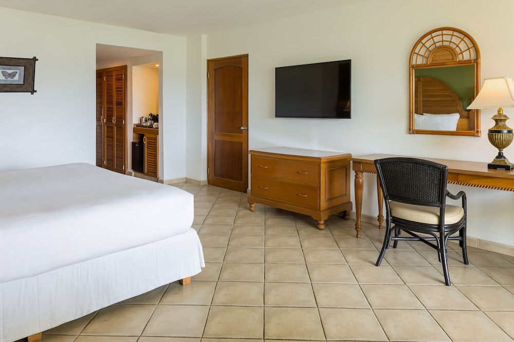 Standard Room, 1 Queen Bed, Garden View - Photo 1