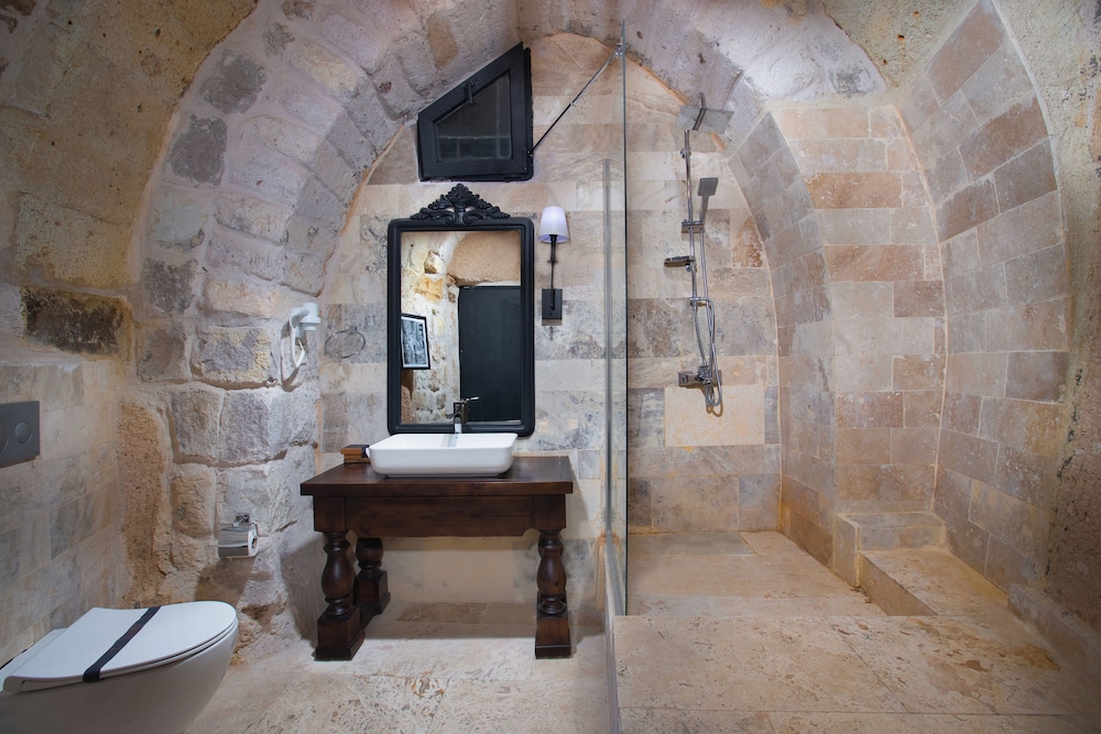 Deluxe Cave Rooms photo 2