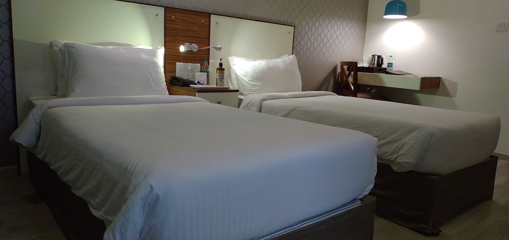 Executive Room (Twin Bed) - Photo 5
