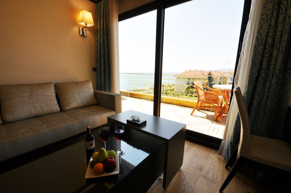 Deluxe Suite, Sea View