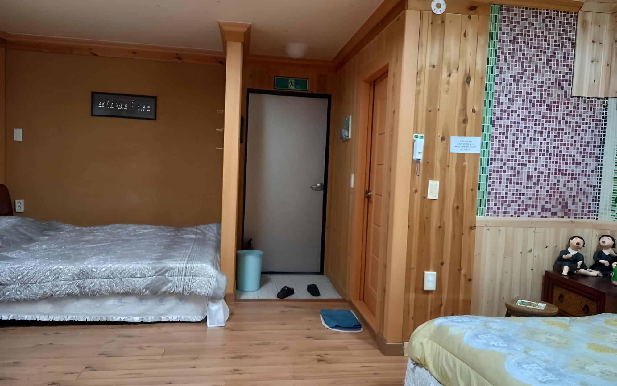 Room (Nut pine) - Photo 16