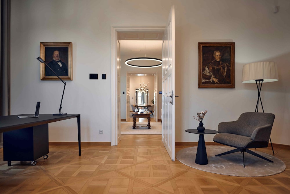 Deluxe Suite, Park View photo 2