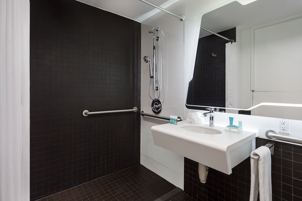 1 King Bed Mobility Acccessible Room