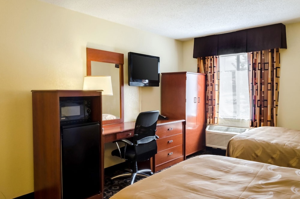 Standard Room, 2 Double Beds, Non Smoking photo 2