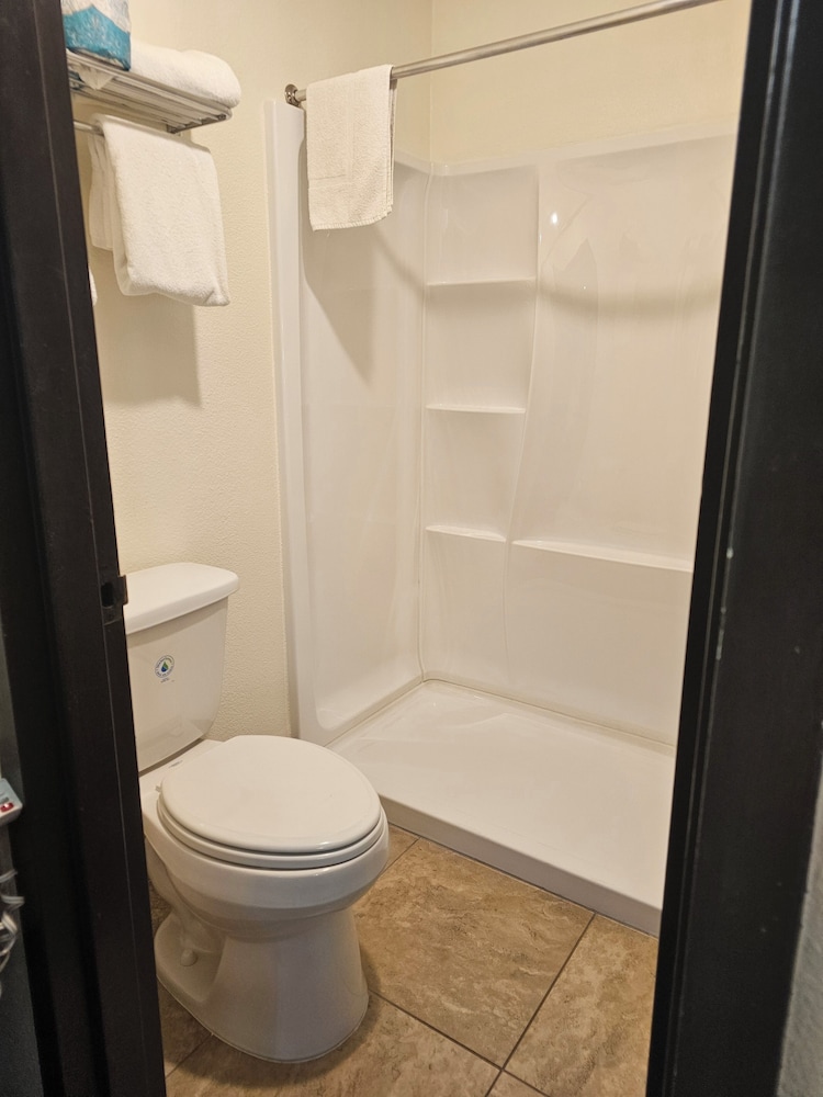 Suite (Cove, Lower Level - Building A) - Photo 5