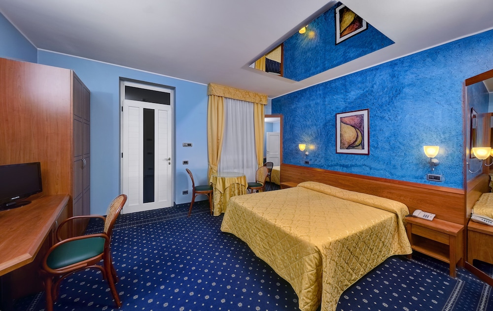 Double or Twin Room photo 1