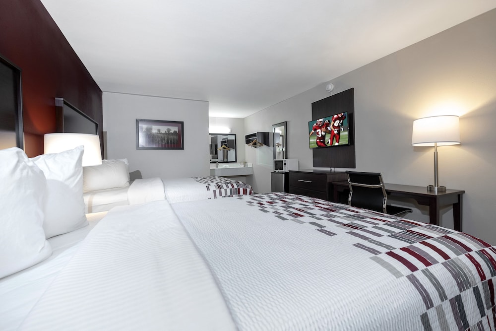 Deluxe Room, 2 Queen Beds, Non Smoking photo 2