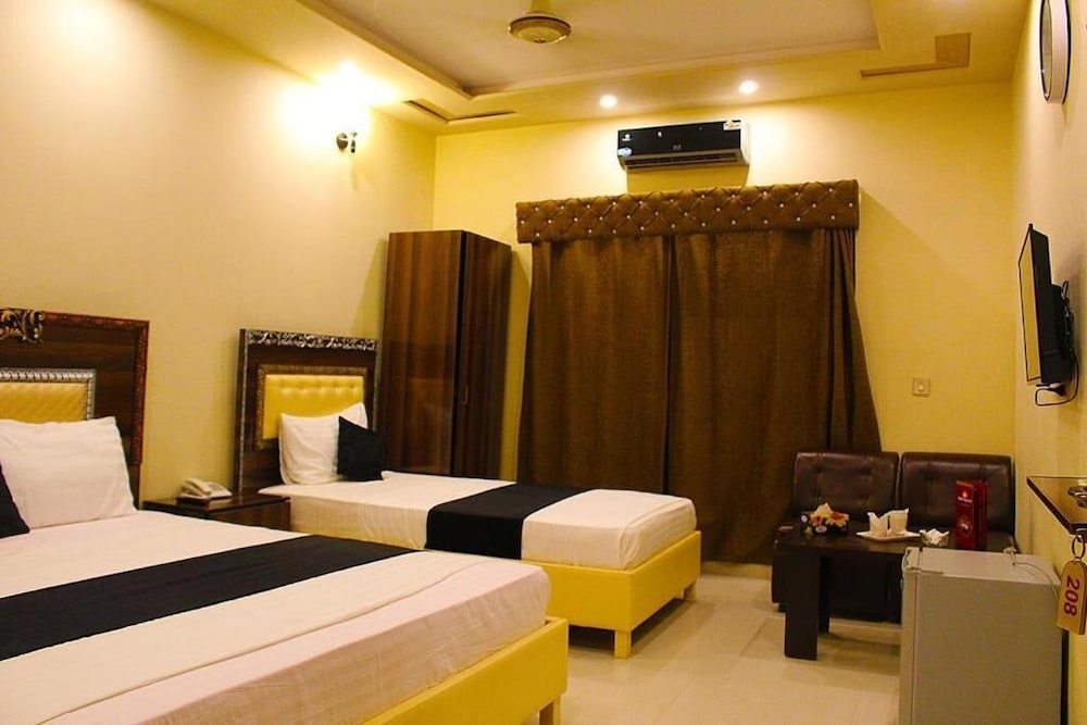 Deluxe Triple Room