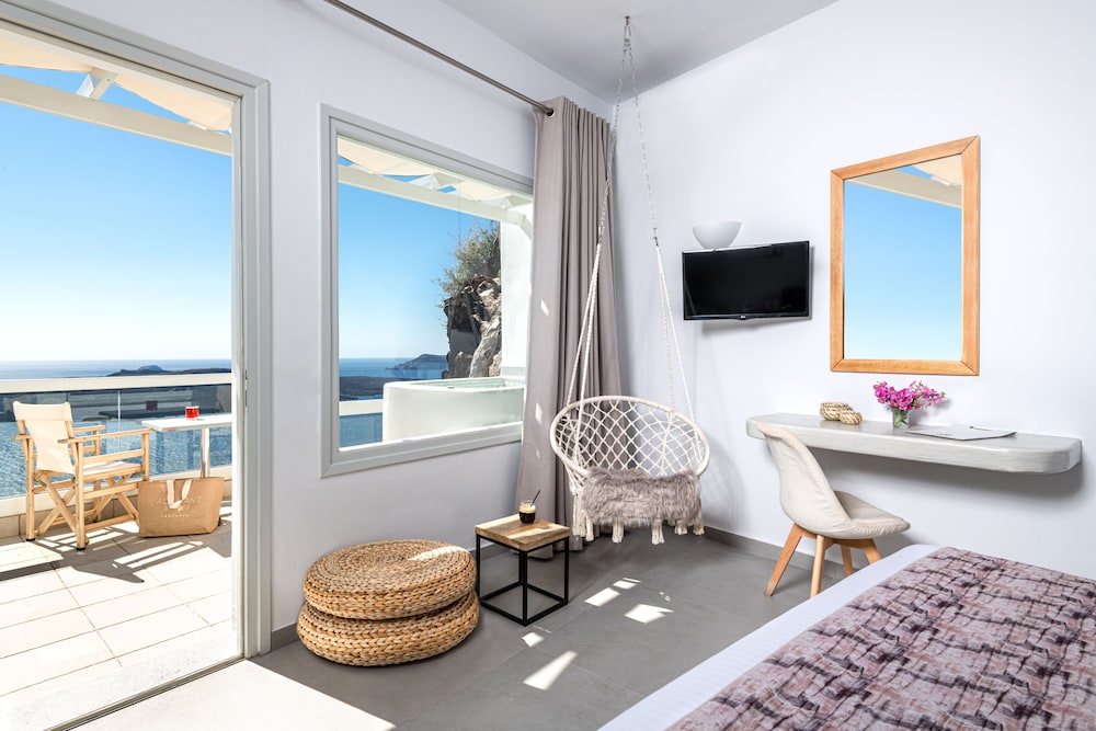 Ruby Suite - Photo 1