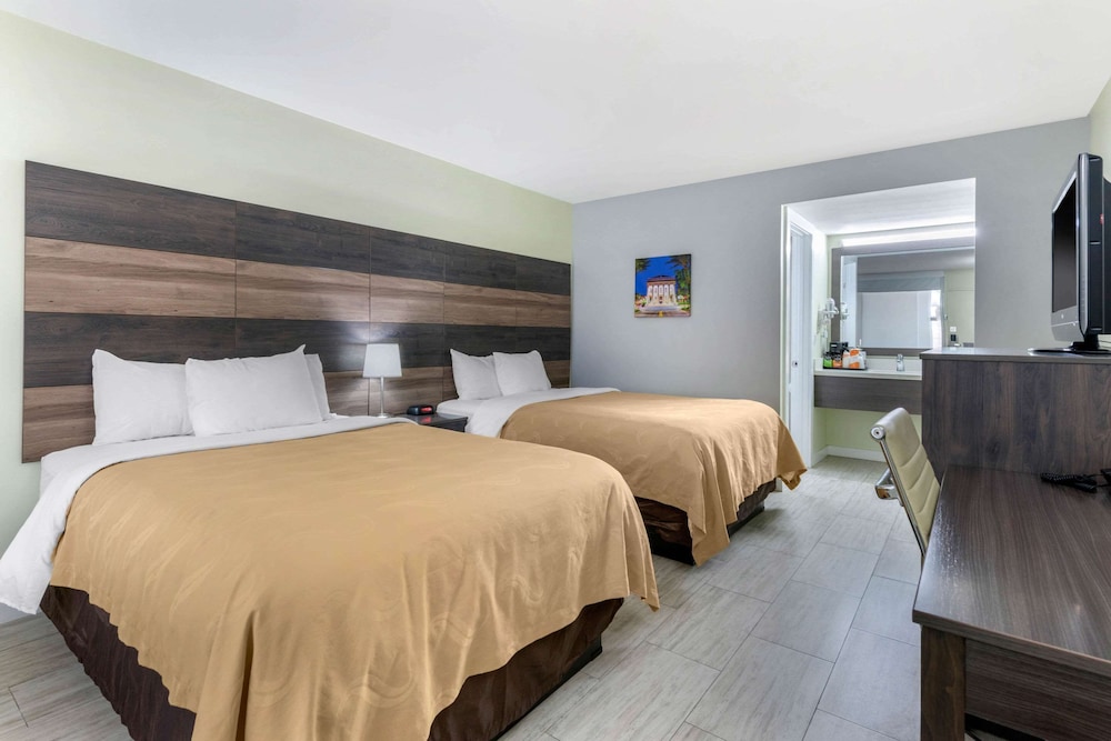 Room, 2 Double Beds, Accessible, Non Smoking - Photo 1