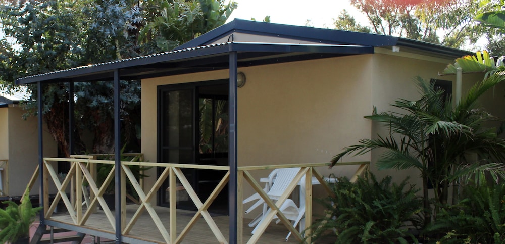 Executive Studio, 1 Queen Bed, Accessible, Kitchenette photo 3