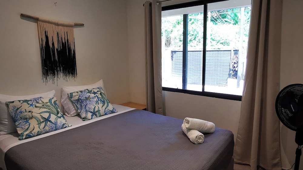 Economy Apartment, 2 Bedrooms, Garden View photo 2