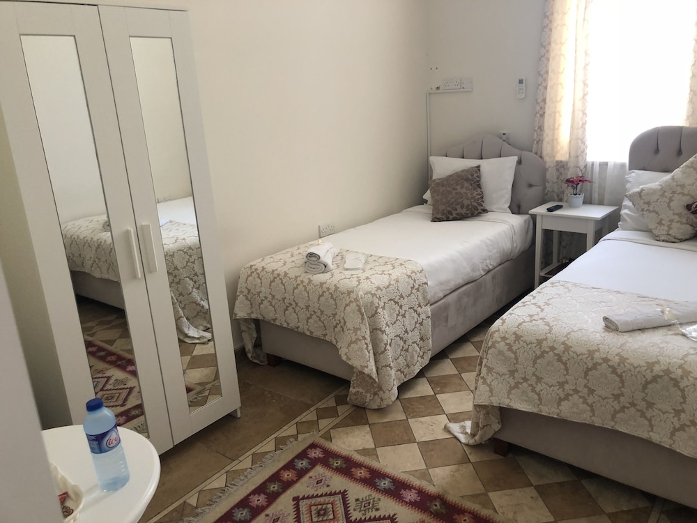 Family Triple Room photo 2