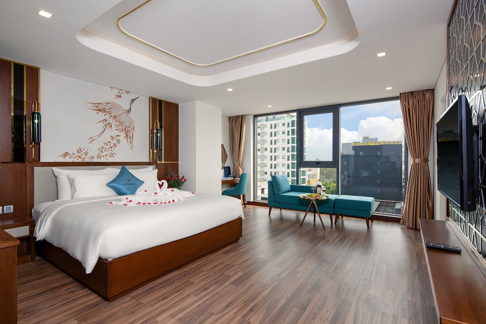 Executive King with City View - Photo 1