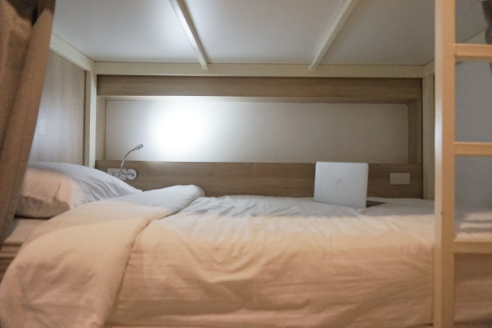 5 Beds Mixed Dormitory with Shared Bathroom photo 2