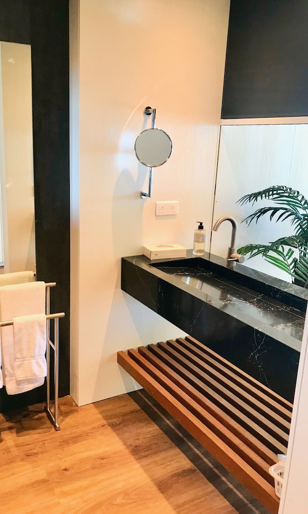 Executive Suite - City View