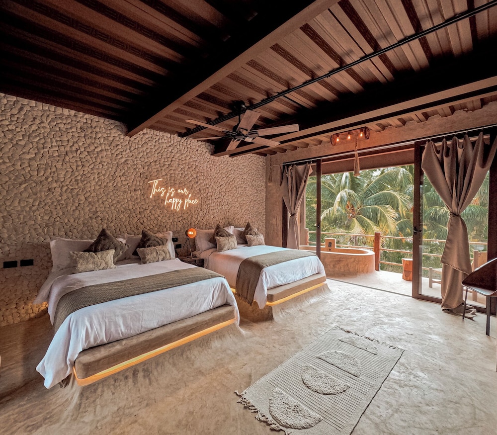 Premium Room, 2 Queen Beds, Sea View photo 3
