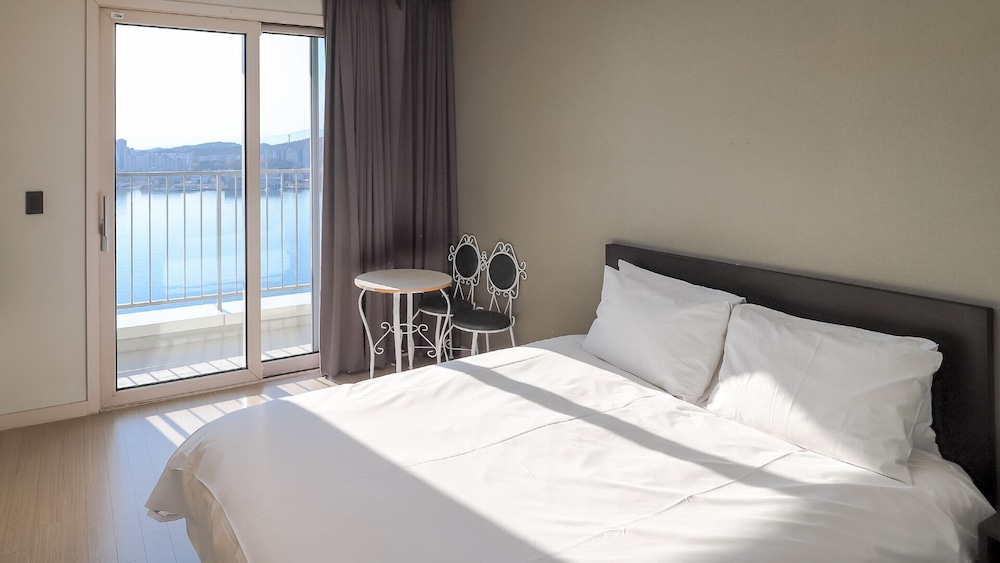 Superior Double Room, Non Smoking, Lake View