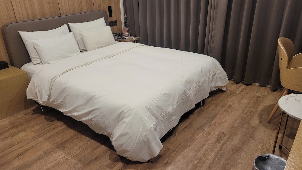 Standard Room, City View