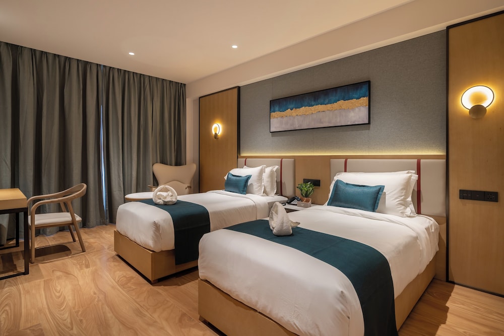 Club Room, 2 Twin Beds, Non Smoking, City View photo 1
