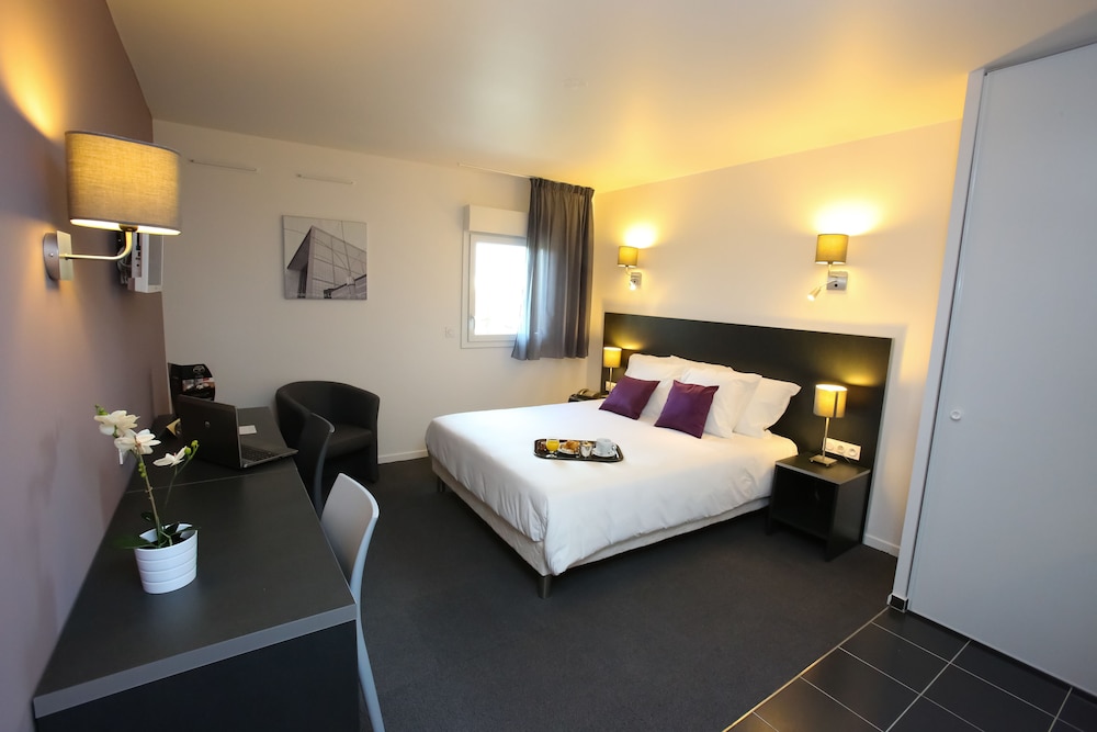 COMFORT STUDIO (DOUBLE BED)