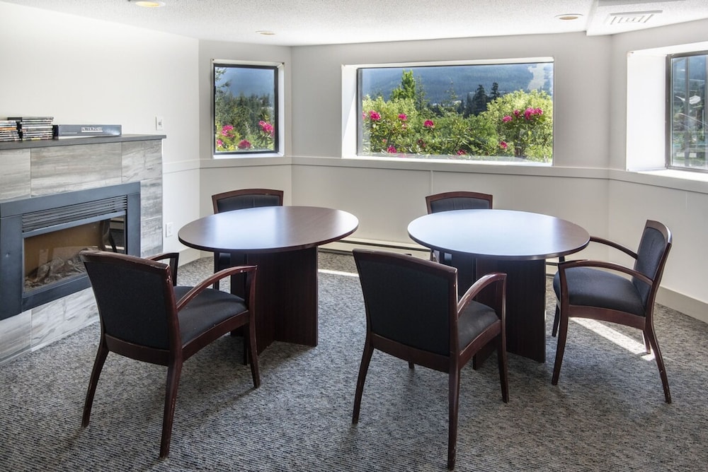 Ironwoods by Whistler Blackcomb Vacation Rentals, Photo 10