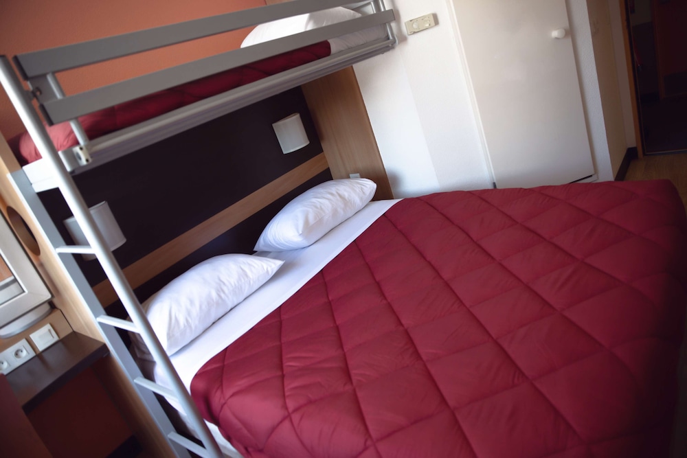 Standard Room, Multiple Beds - Photo 3