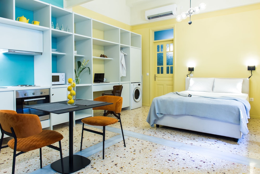 Signature Studio Suite photo 1