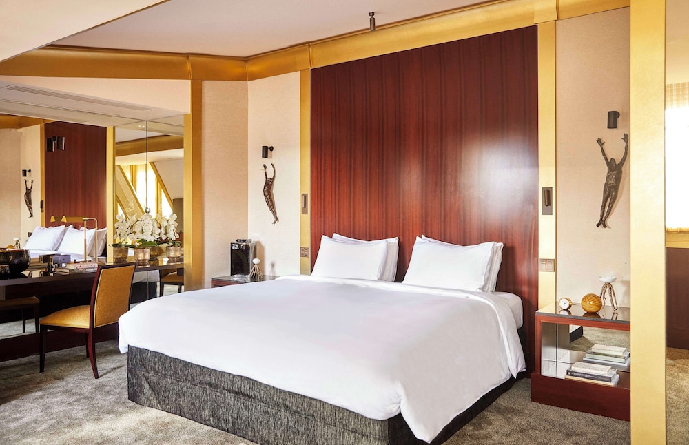 Deluxe Room, 1 King Bed