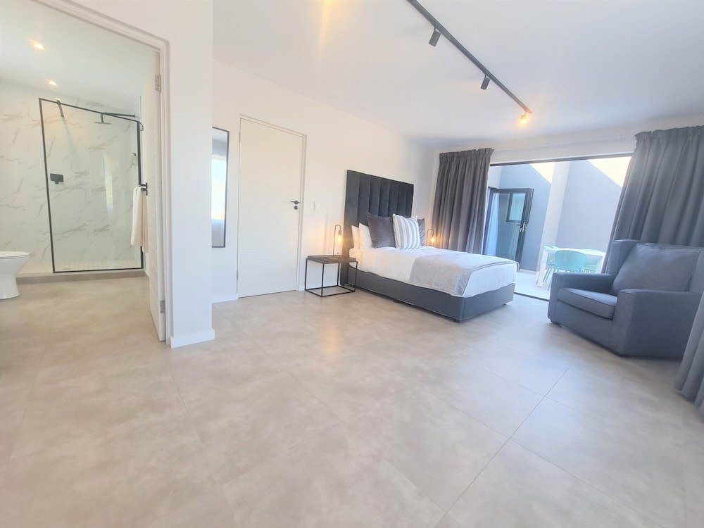 Superior Penthouse photo 1