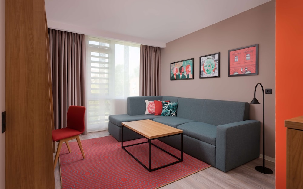 Family Room, 1 King Bed with Sofa bed