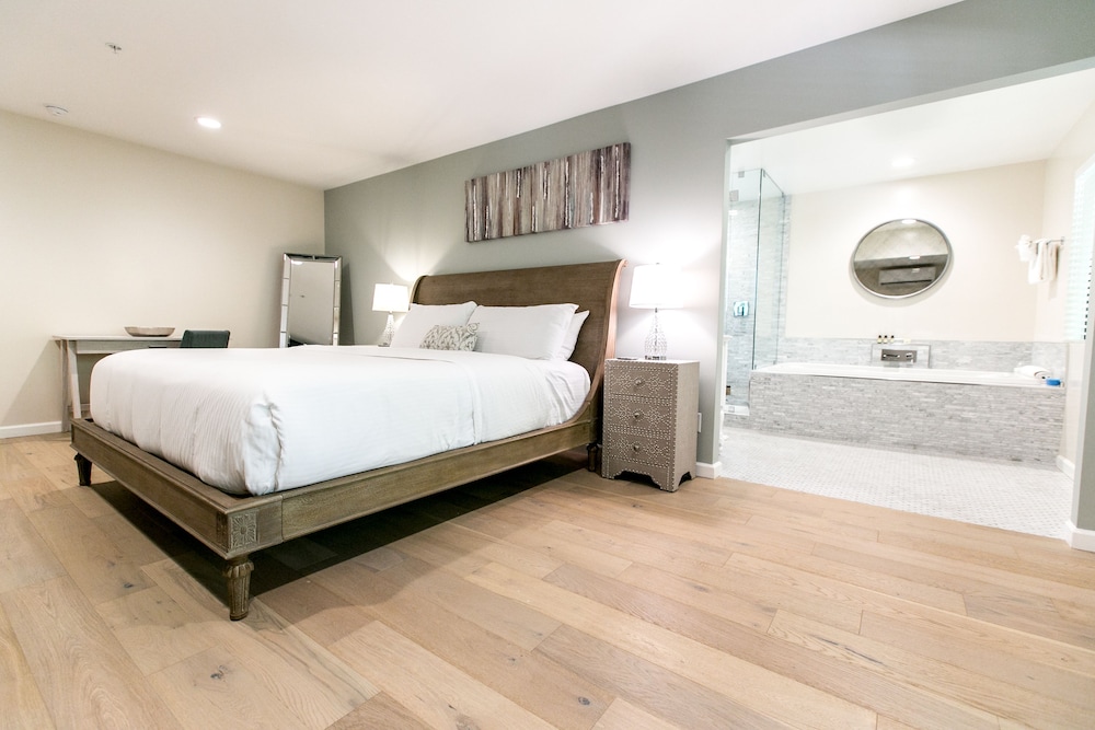 Moonstone Suite