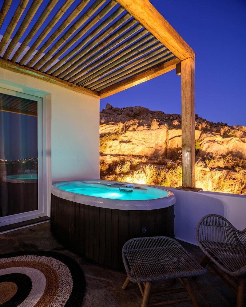 Superior Double Room, Hot Tub - Photo 8