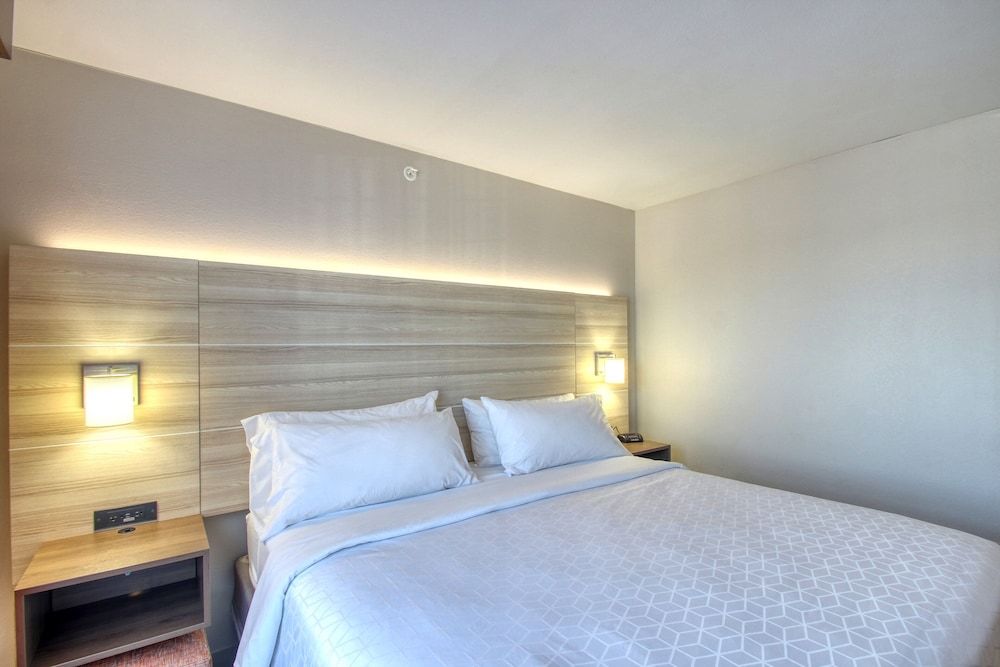 Suite, 1 King Bed (Additional Living Area) - Photo 1
