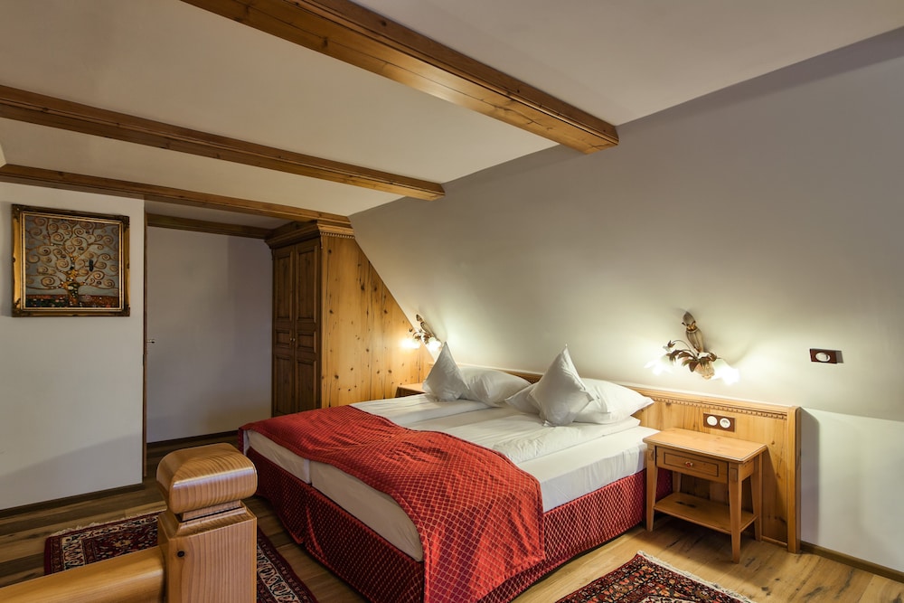 Superior Suite, 1 Double Bed with Sofa bed - Photo 5