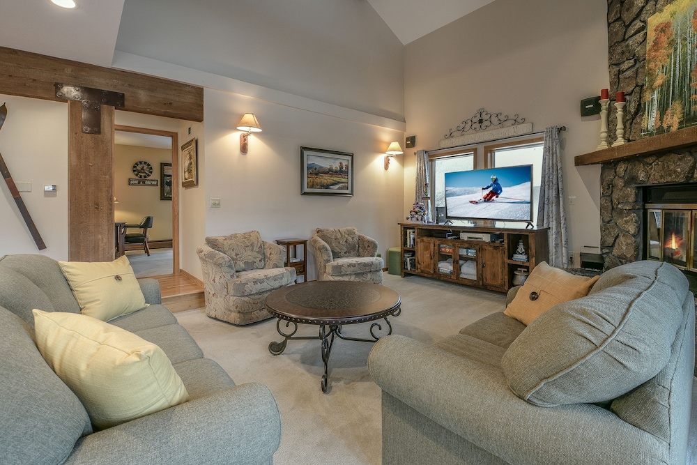 Townhome, Multiple Beds, Mountain View (Enclave 12)
