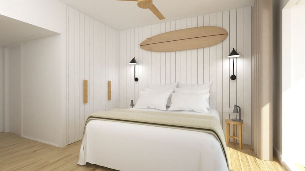 Superior Room, Lake View