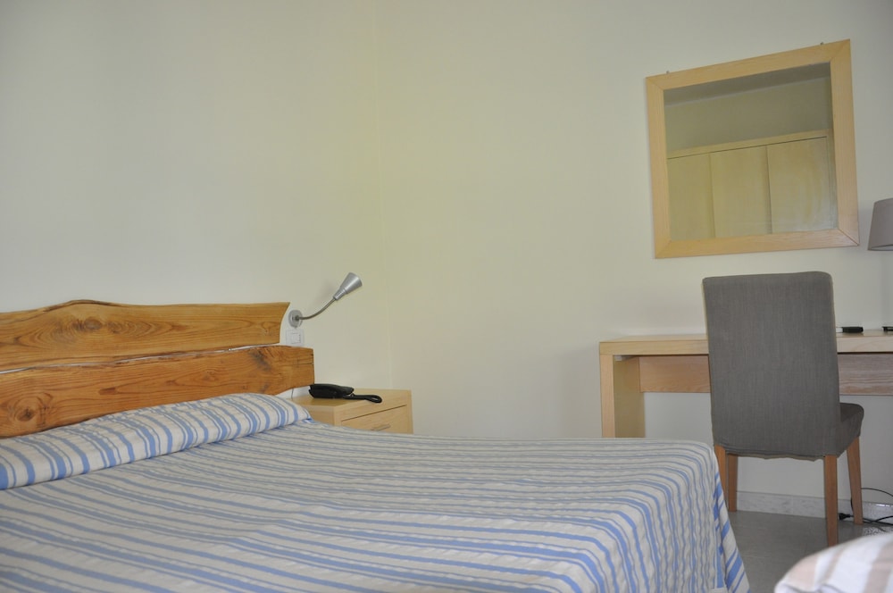 Double or Twin Room photo 3