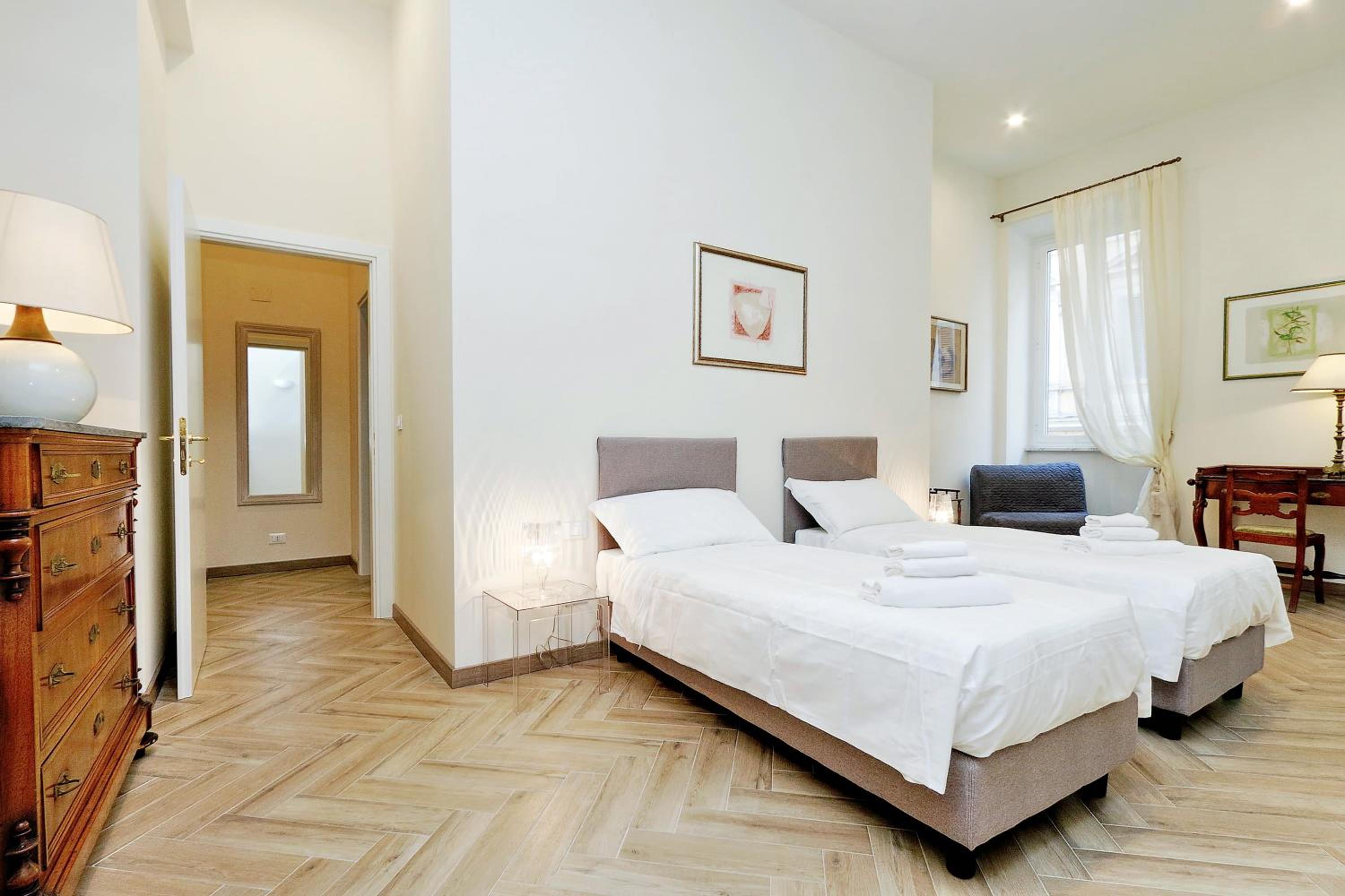 Apartment photo 2